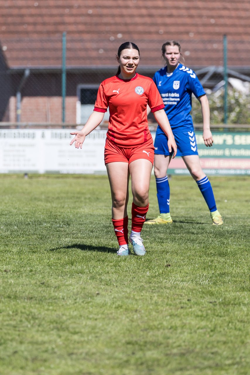 Bild 379 - F TSV Zarpen - Holstein Kiel II : Ergebnis: 2:6